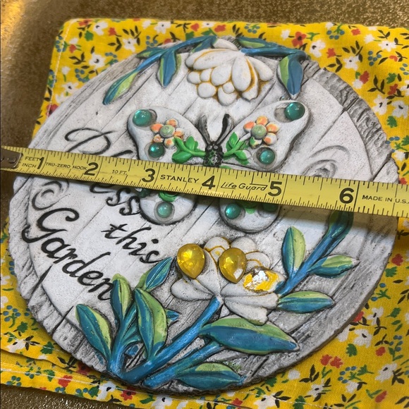 #1178+ Colorful Garden Plaque with Butterfly Design - Picture 5 of 5